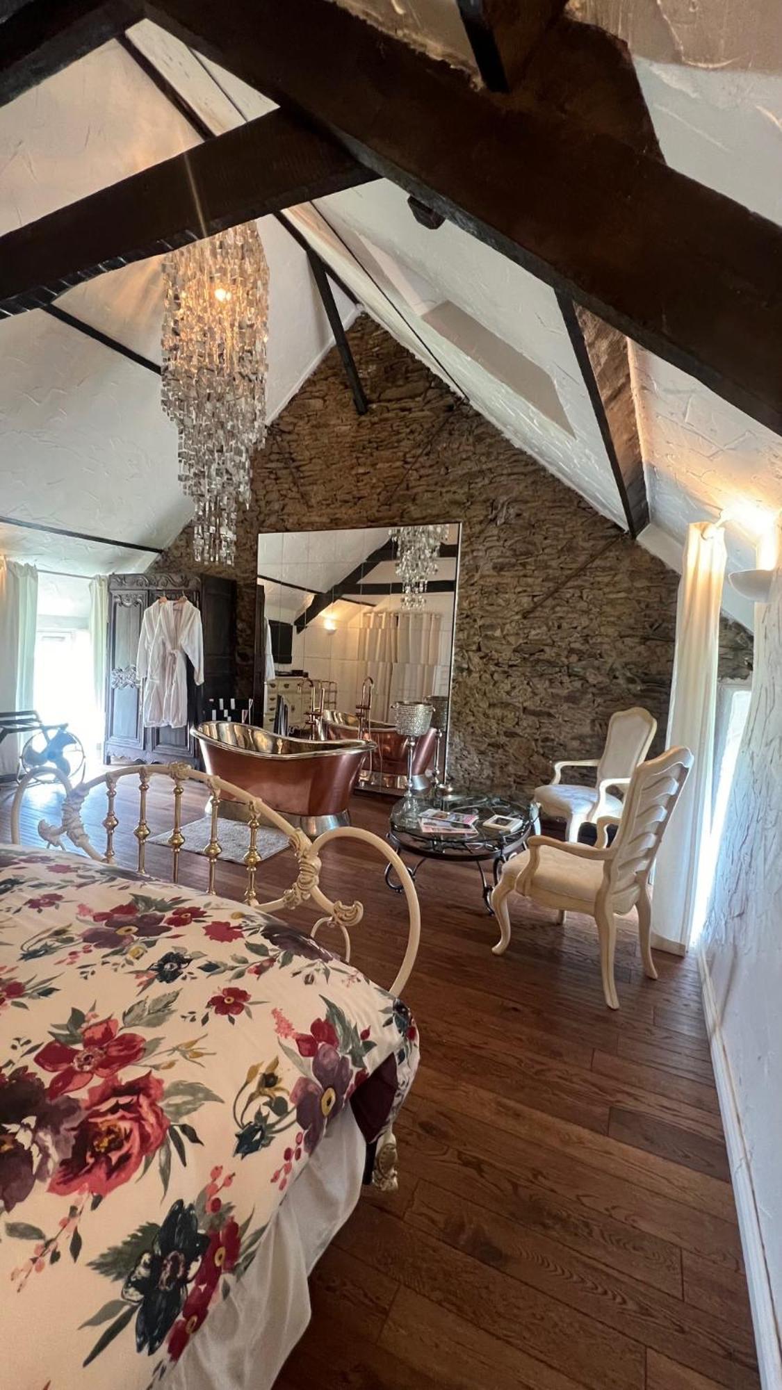 Chez Thomas 7 Route Du Monde Ancien Bed & Breakfast Saint-Georges-D'Aunay ภายนอก รูปภาพ
